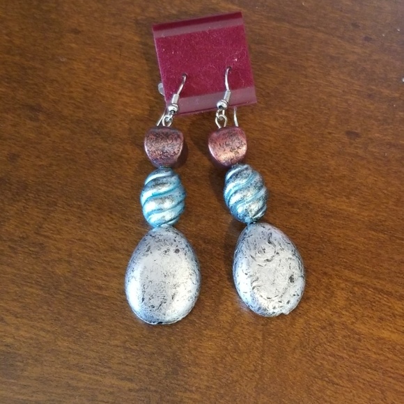 3 for $10/3 pairs of dangle pierced earrings - Picture 3 of 5